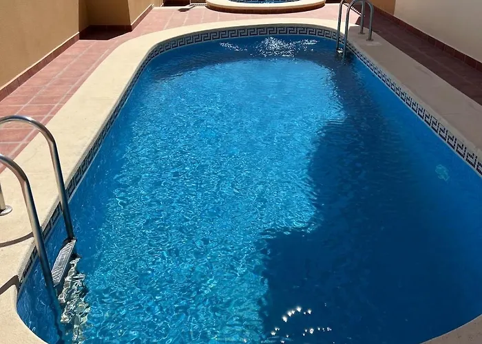 With The Pool Apartamento